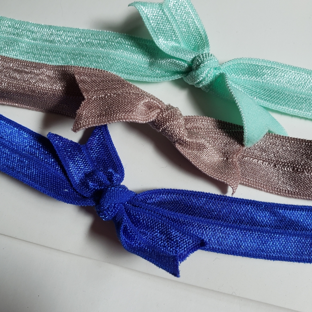 4/$20 Set of 3 baby girls bow headband hair accessories, Size Newborn NB